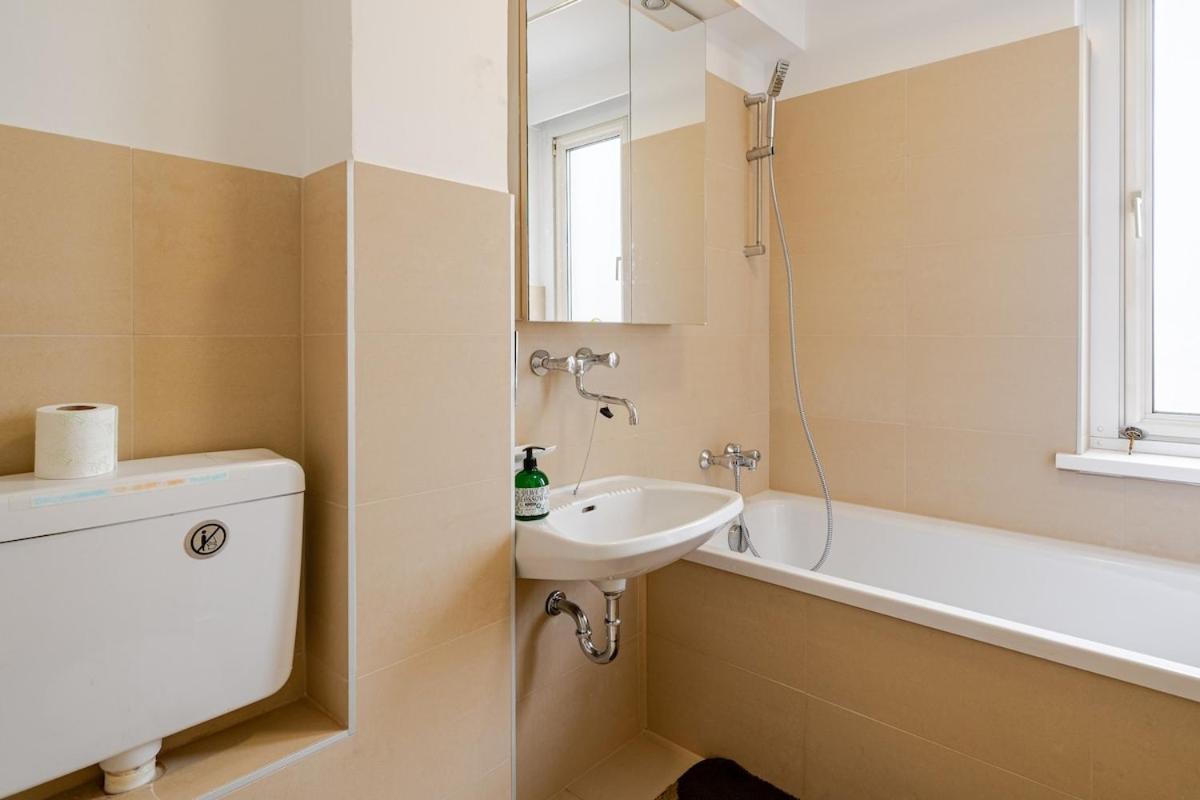 10 Minutes To City Centre And Next To Wien Hbf And Easy From Airport Eksteriør billede